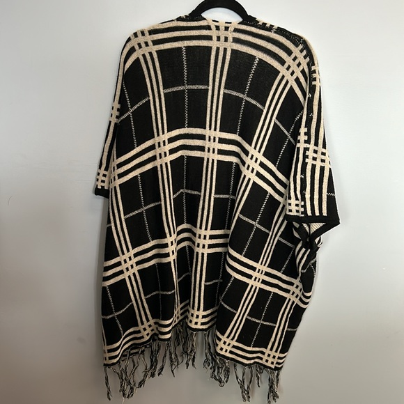 Katsumi shrug with sleeve holes M/L - Picture 7 of 7